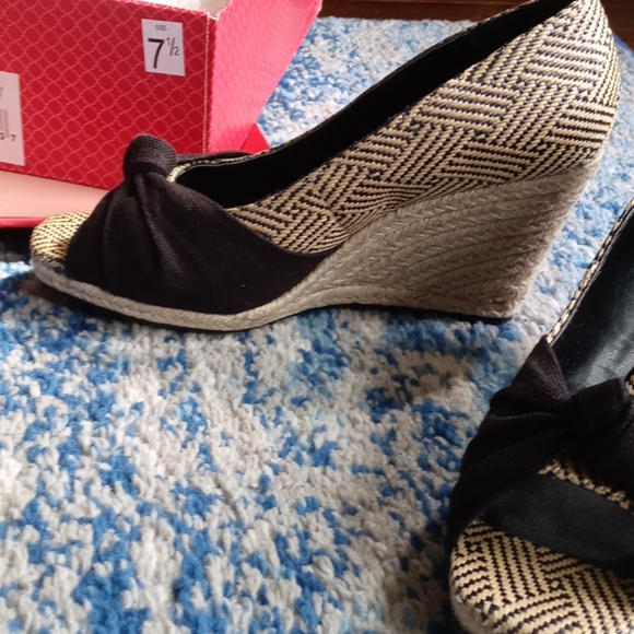 Kelly & Katie Ivala Espadrilles, size 7.5 NEW - Picture 8 of 8